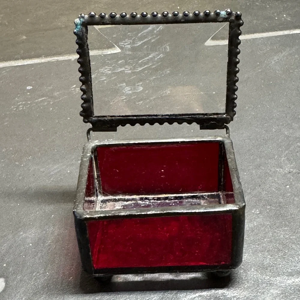 Vintage Red Stained Glass Trinket Ring Box Beveled Lid Ruby Keepsake Box‎